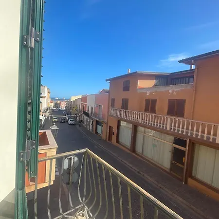 Dom wakacyjny Vhouse Casa Esclusivamente Per Coppie SantʼAntìoco